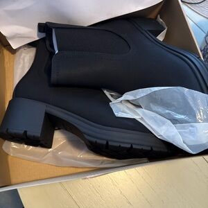 Cliffs by WHITE MOUNTAIN Black Ankle Booties